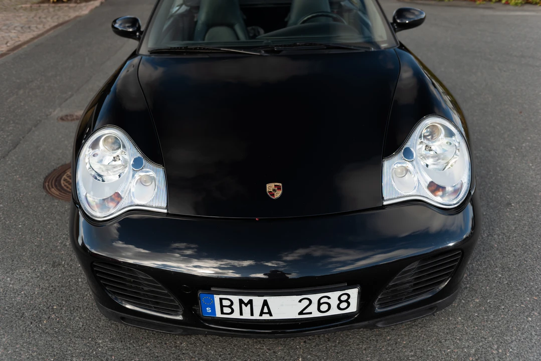 2005 Porsche 996 Carrera 4S - Image 22 of 31