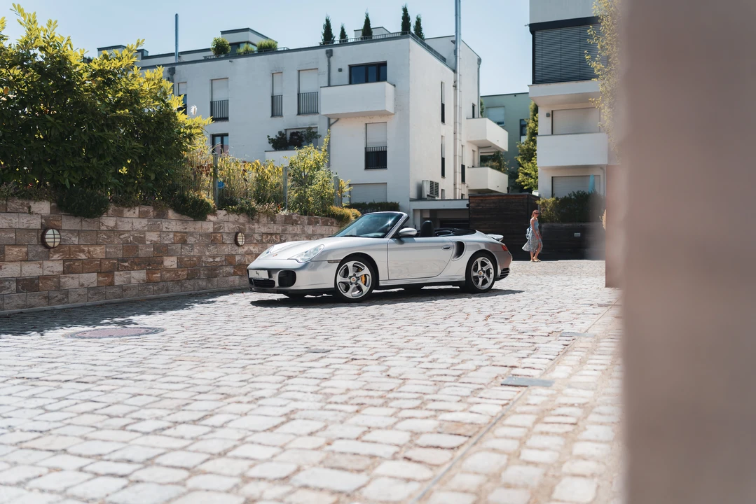 2005 Porsche 996 Turbo - Image 15 of 31