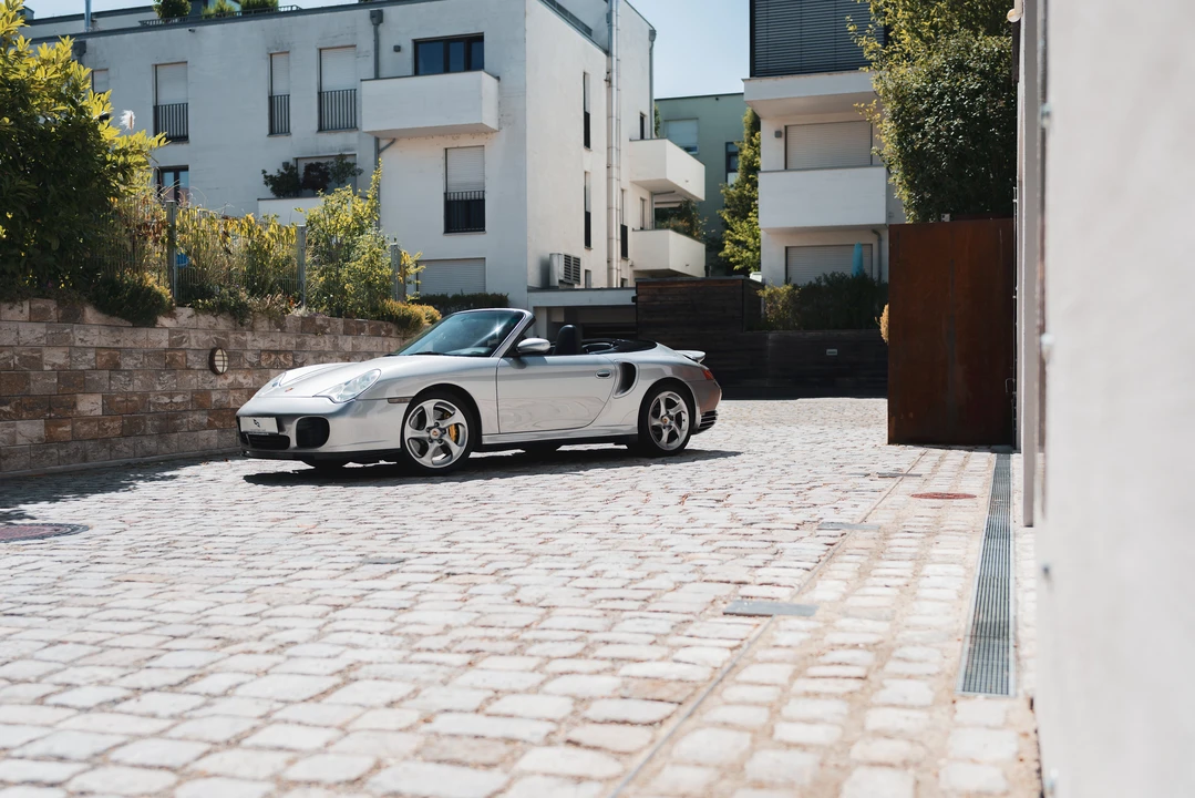 2005 Porsche 996 Turbo - Image 16 of 31