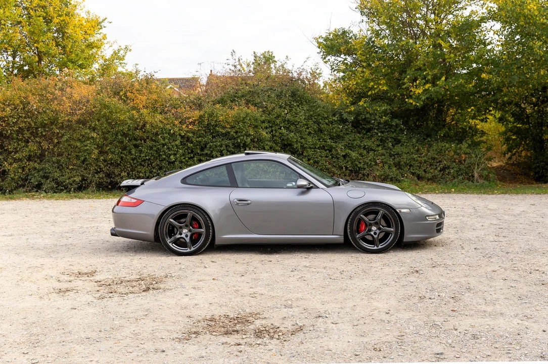 2005 Porsche 996 Carrera - Image 27 of 30
