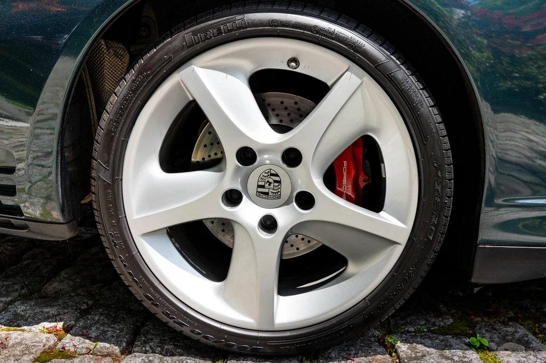 2005 Porsche 996 Carrera 4S - Image 24 of 31