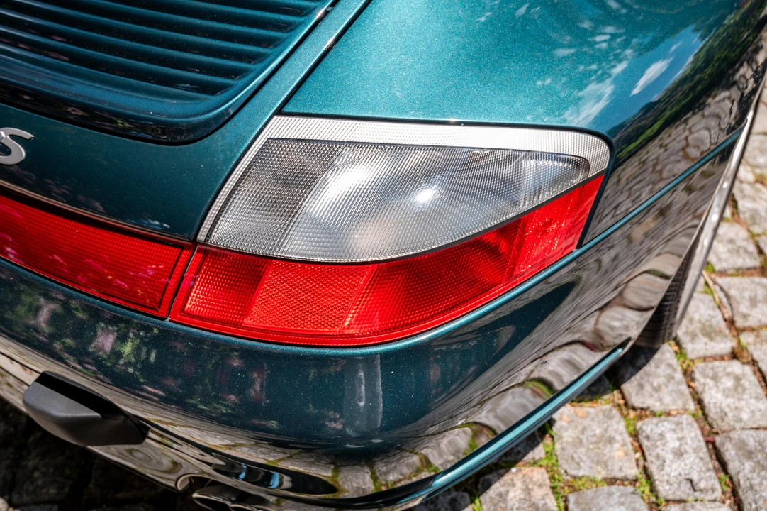2005 Porsche 996 Carrera 4S - Image 16 of 31