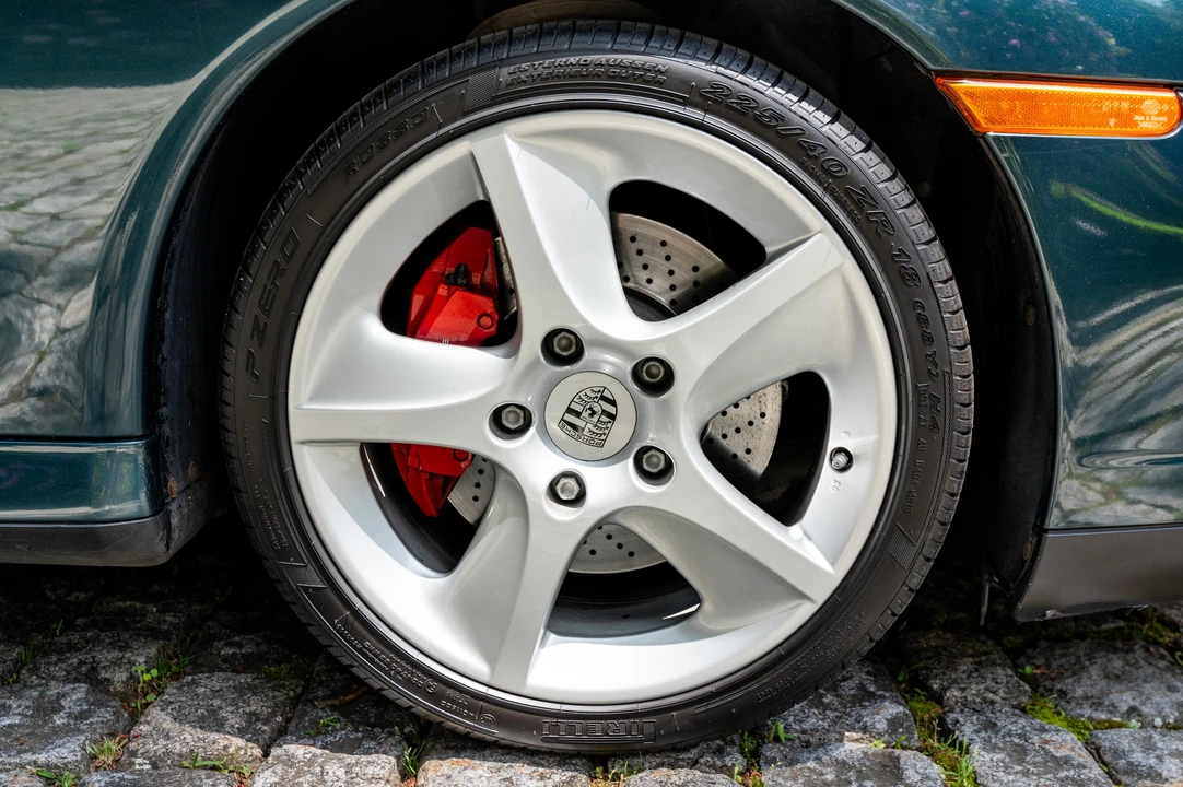 2005 Porsche 996 Carrera 4S - Image 26 of 31
