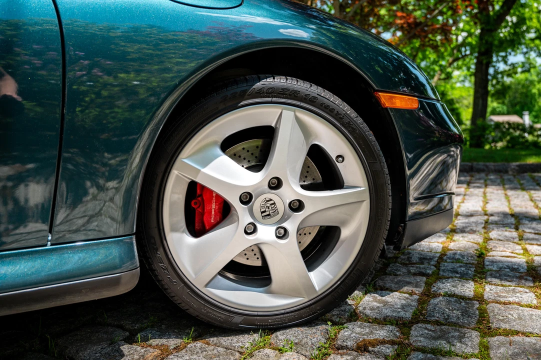 2005 Porsche 996 Carrera 4S - Image 25 of 31