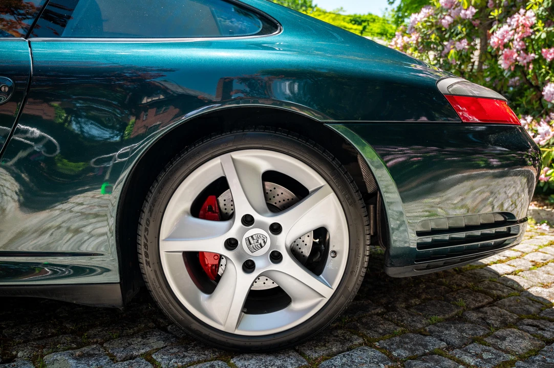 2005 Porsche 996 Carrera 4S - Image 21 of 31