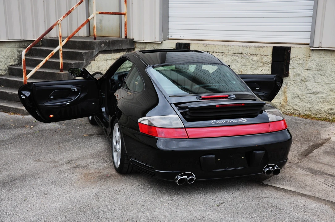 2005 Porsche 996 Carrera 4S - Image 21 of 31