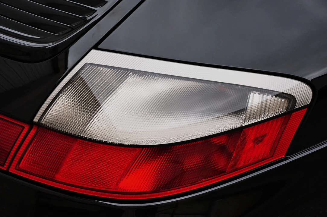 2005 Porsche 996 Carrera 4S - Image 23 of 31