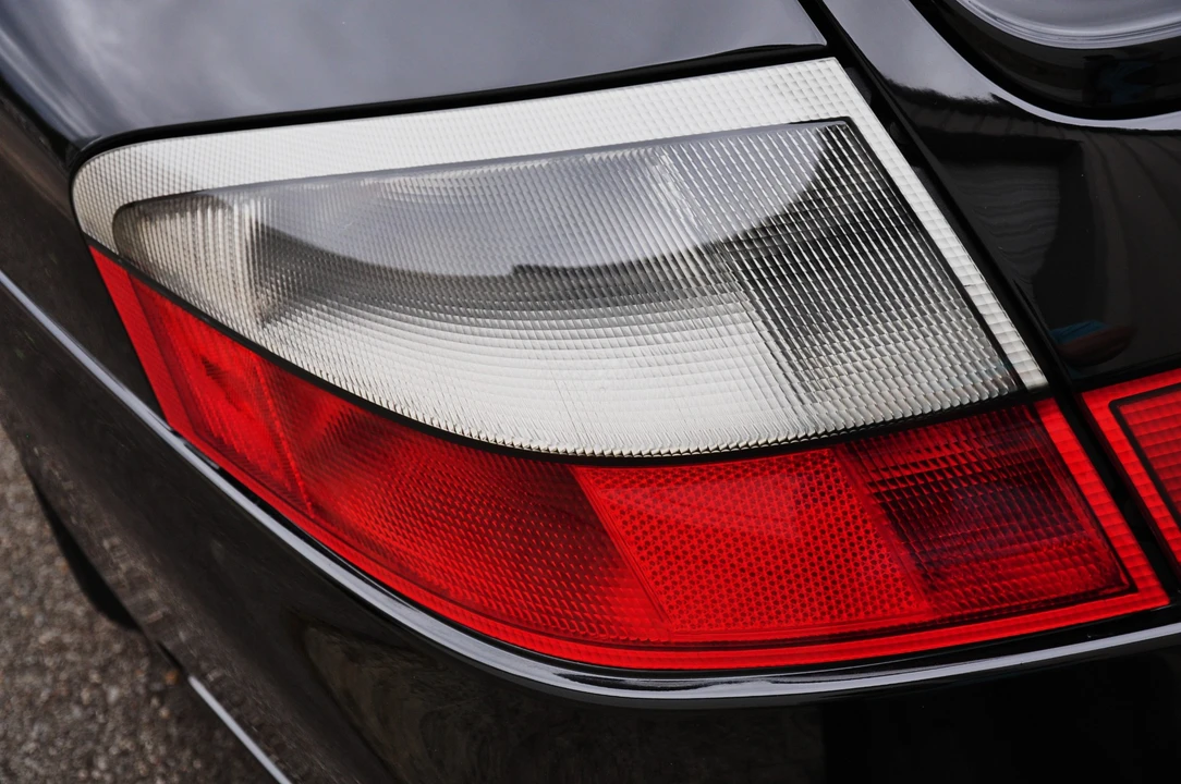 2005 Porsche 996 Carrera 4S - Image 24 of 31