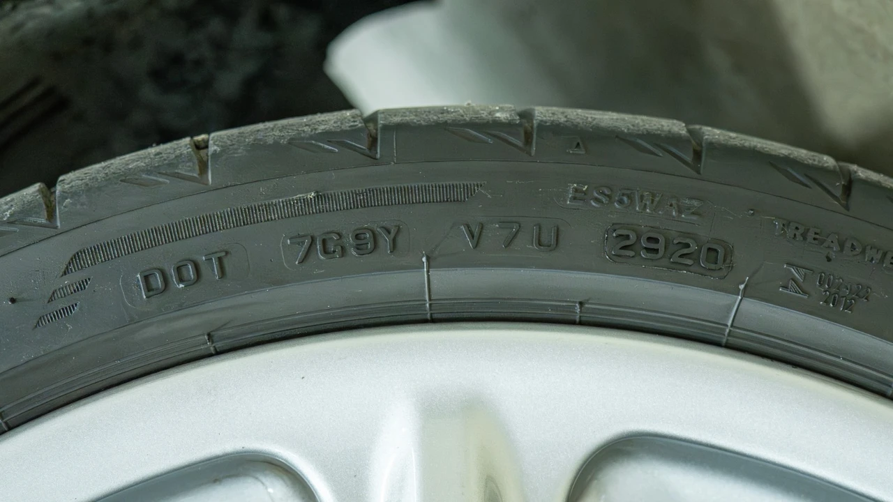 2005 Porsche 997 Carrera - Image 18 of 21