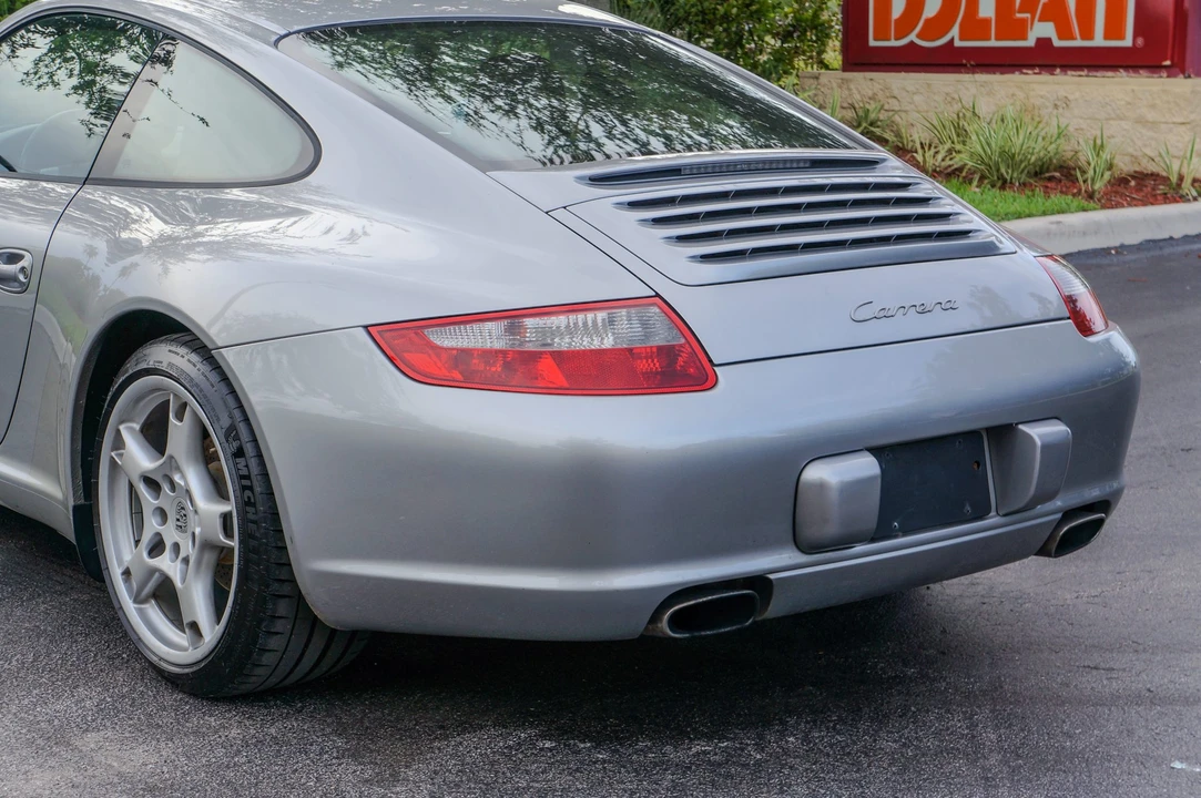 2005 Porsche 997 Carrera - Image 28 of 31