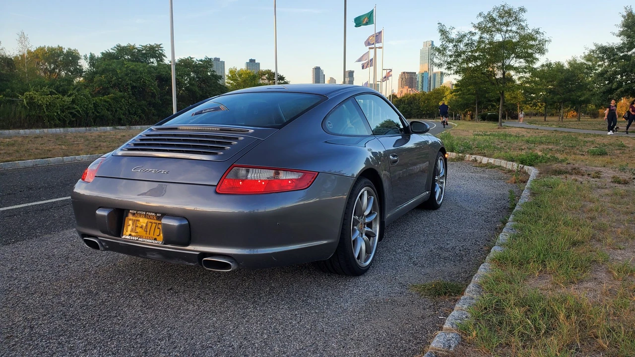 2005 Porsche 997 Carrera - Image 9 of 31