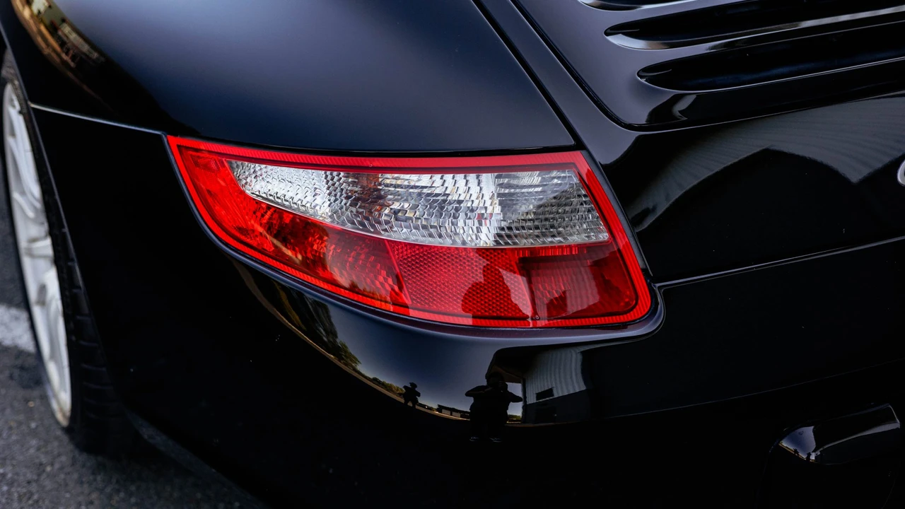 2005 Porsche 997 Carrera - Image 29 of 31