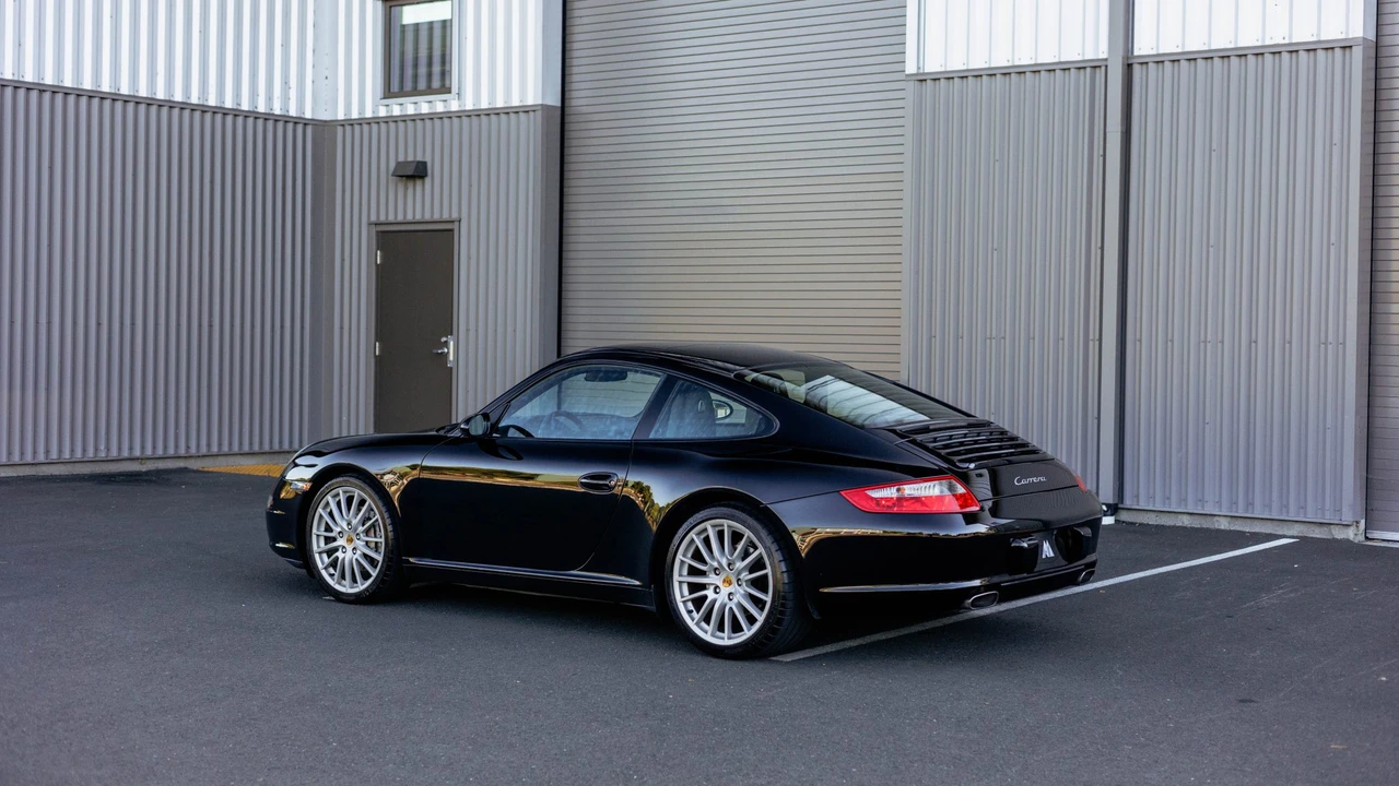 2005 Porsche 997 Carrera - Image 9 of 31