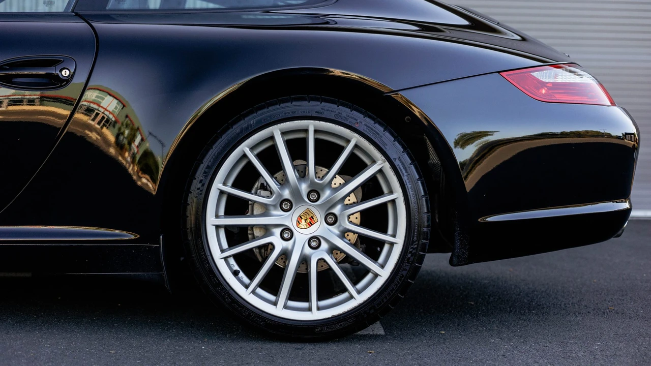2005 Porsche 997 Carrera - Image 24 of 31