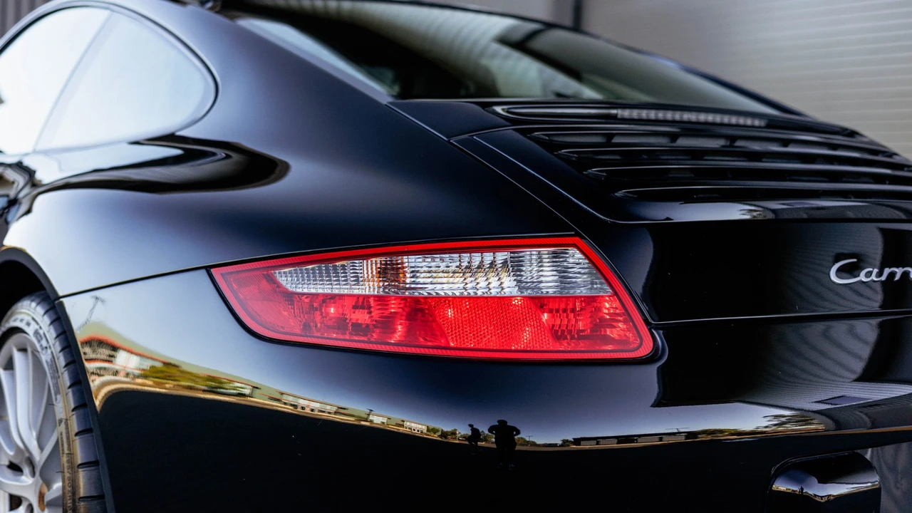 2005 Porsche 997 Carrera - Image 25 of 31