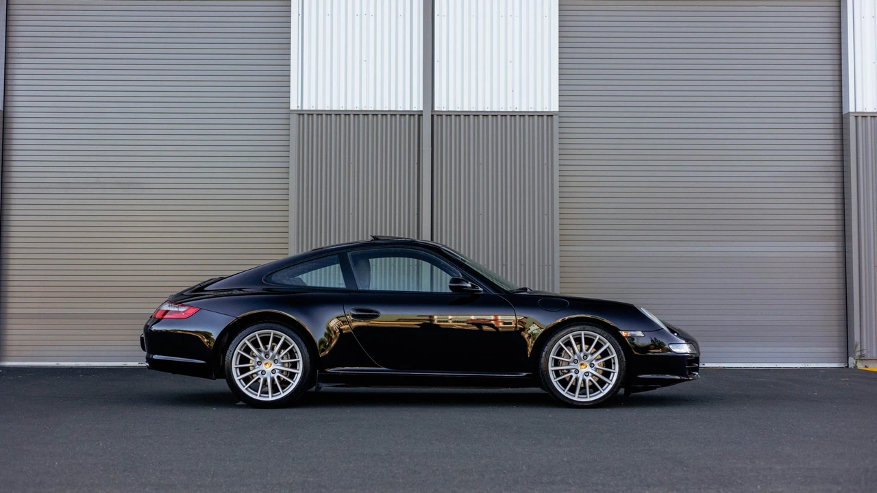 2005 Porsche 997 Carrera - Image 15 of 31