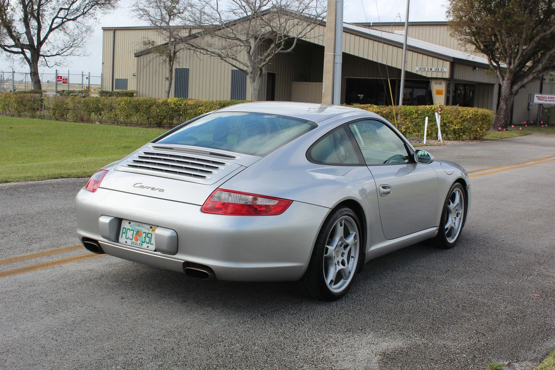2005 Porsche 997 Carrera - Image 4 of 31