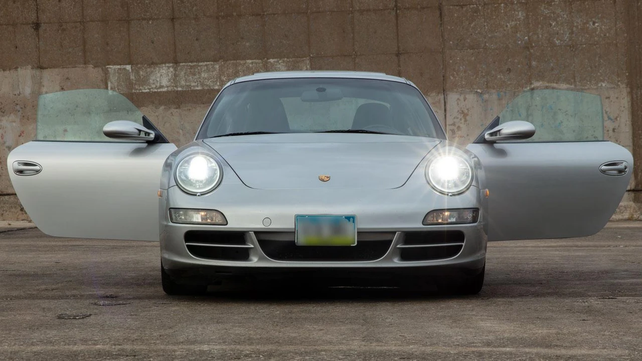 2005 Porsche 997 Carrera - Image 10 of 31