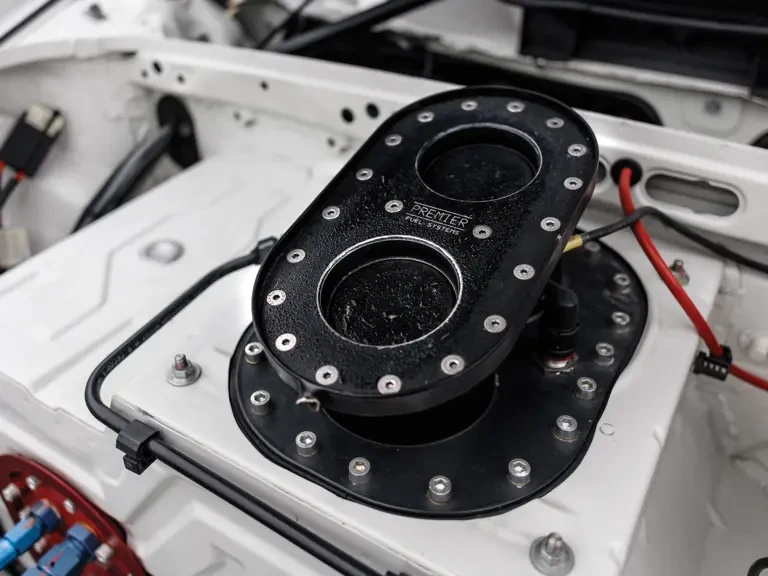2005 Porsche 911 - Image 25 of 30