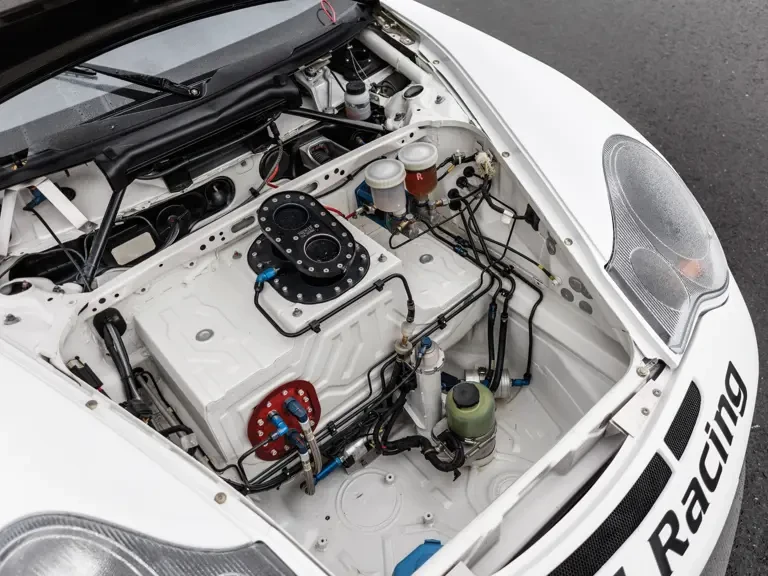 2005 Porsche 911 - Image 26 of 30