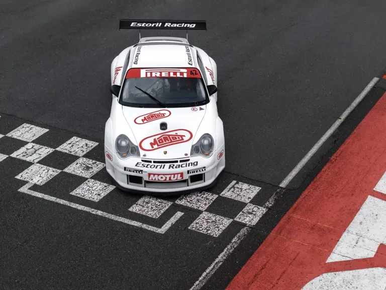 2005 Porsche 911 - Image 19 of 30