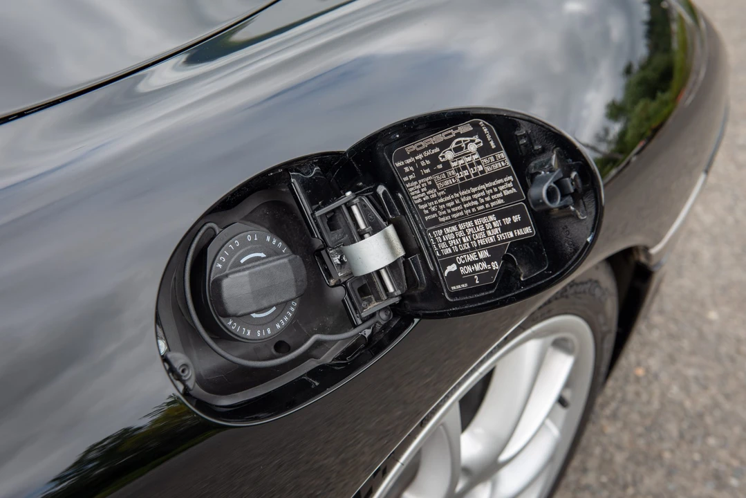 2005 Porsche 996 GT3 - Image 23 of 31