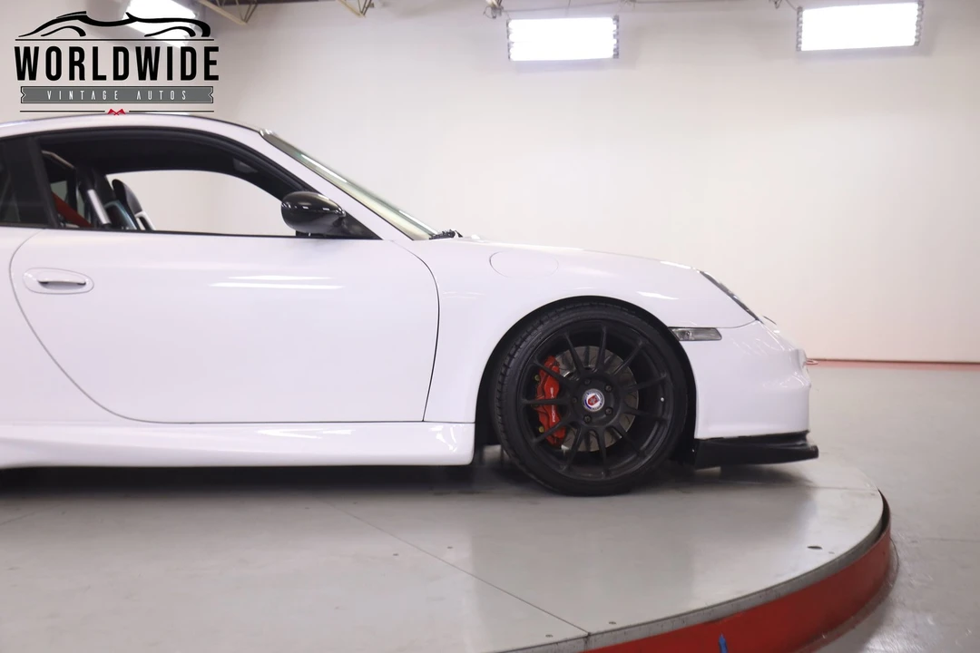 2005 Porsche 996 GT3 - Image 8 of 12