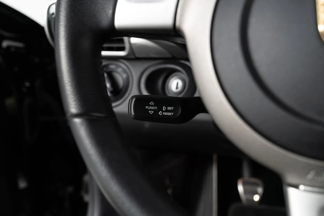 2005 Porsche - Image 24 of 31