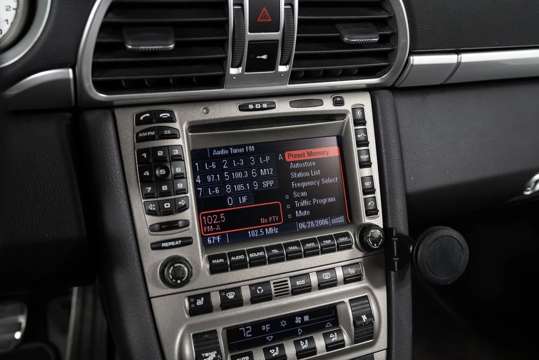 2005 Porsche - Image 30 of 31