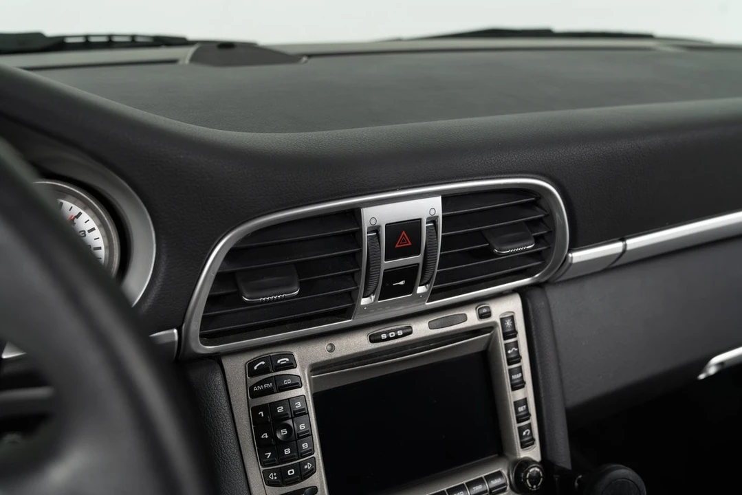 2005 Porsche - Image 28 of 31