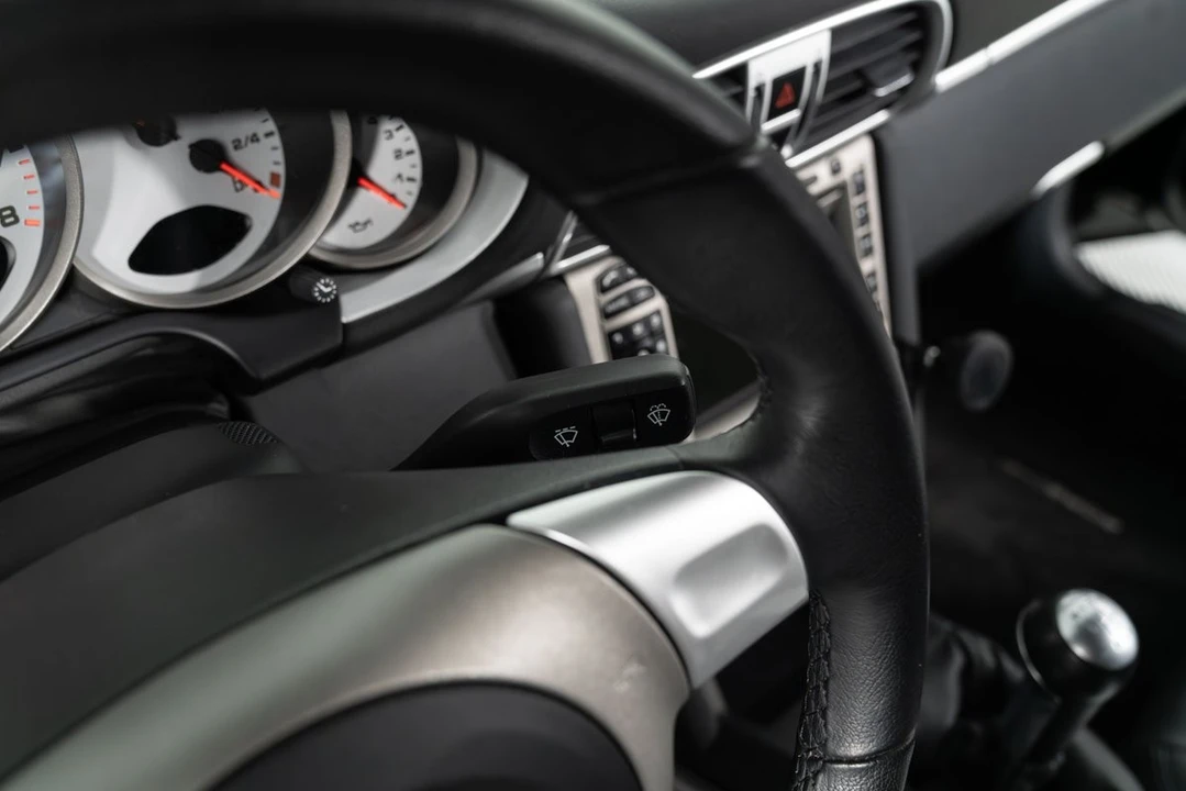 2005 Porsche - Image 25 of 31
