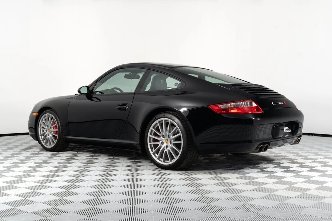 2005 Porsche - Image 5 of 31