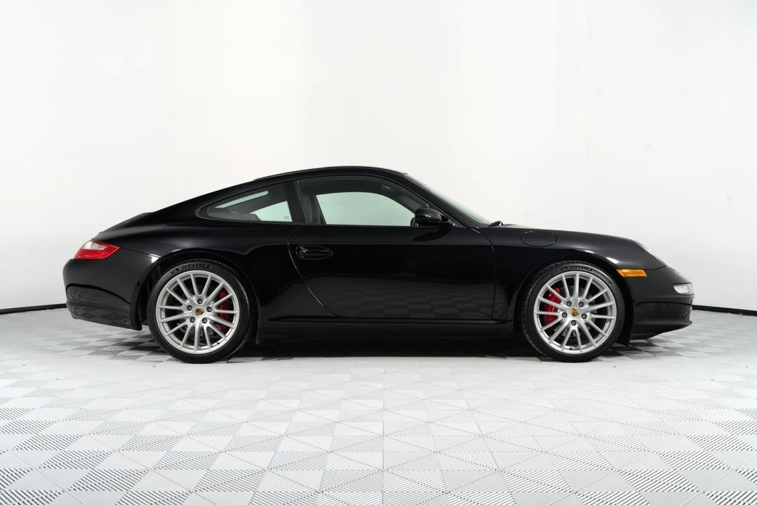 2005 Porsche - Image 8 of 31