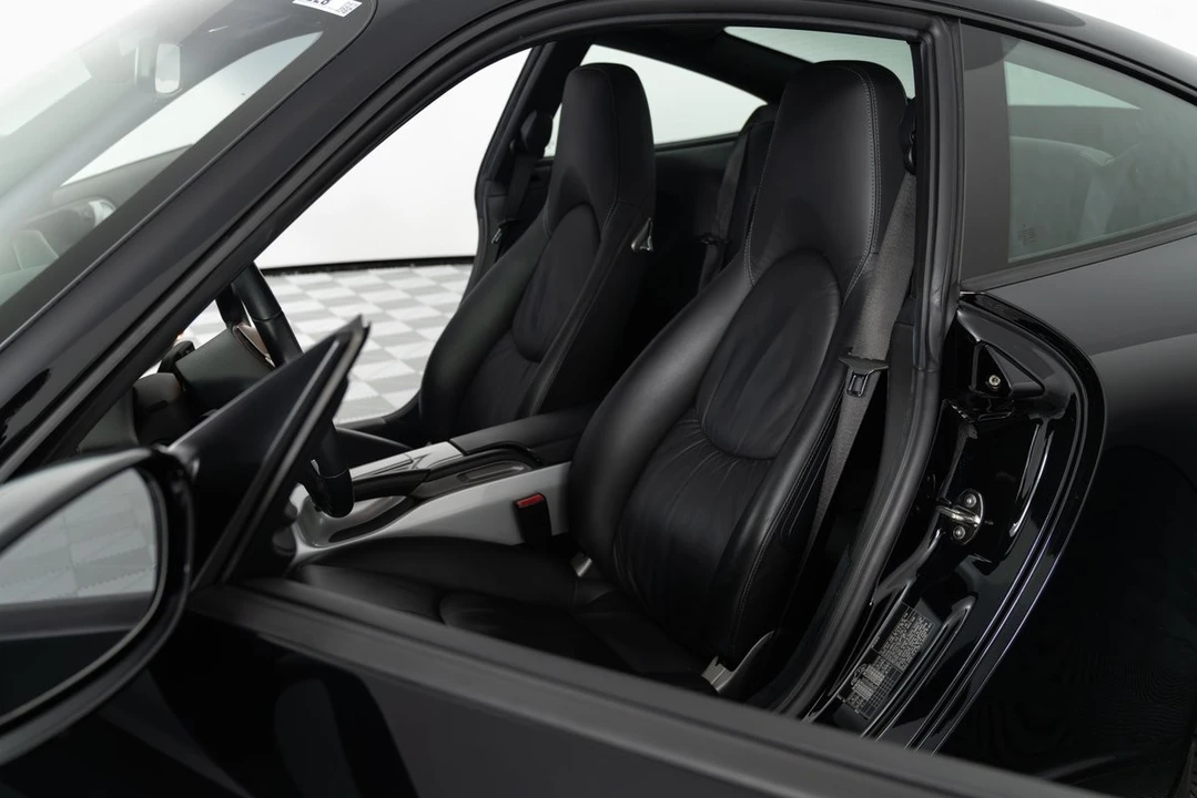 2005 Porsche - Image 12 of 31