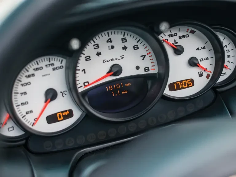 2005 Porsche 996 Turbo - Image 13 of 30