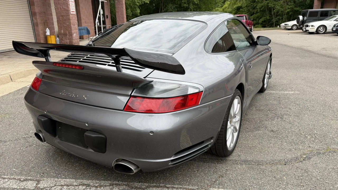 2005 Porsche 996 Turbo - Image 13 of 31