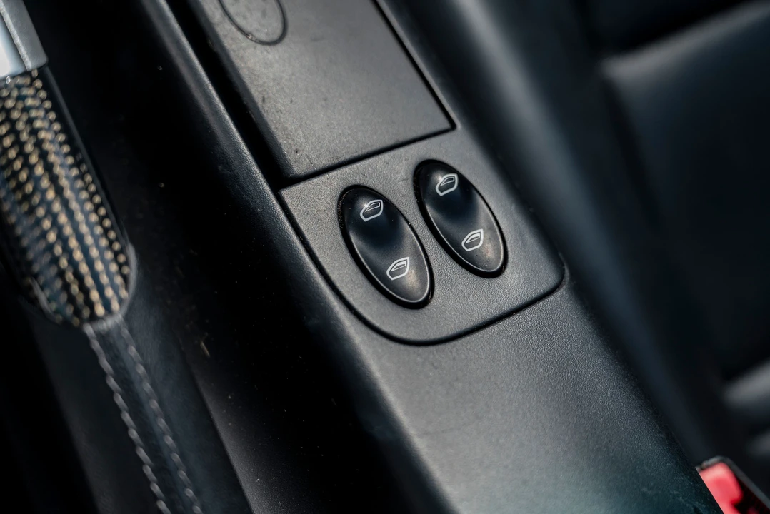 2005 Porsche 996 Turbo - Image 24 of 31