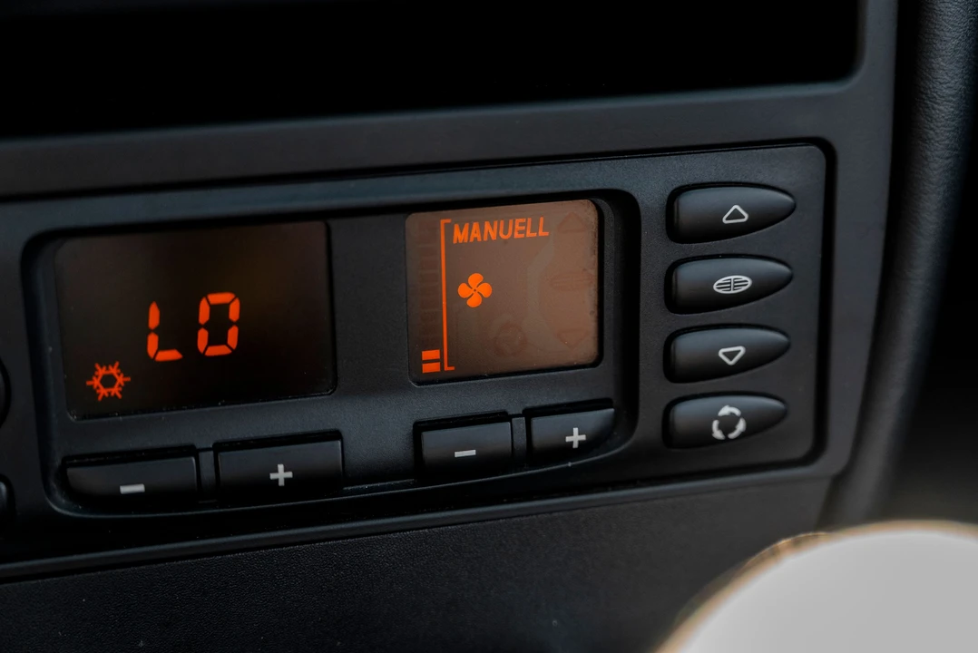 2005 Porsche 996 Turbo - Image 30 of 31
