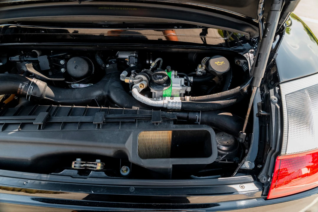 2005 Porsche 996 Turbo - Image 17 of 31