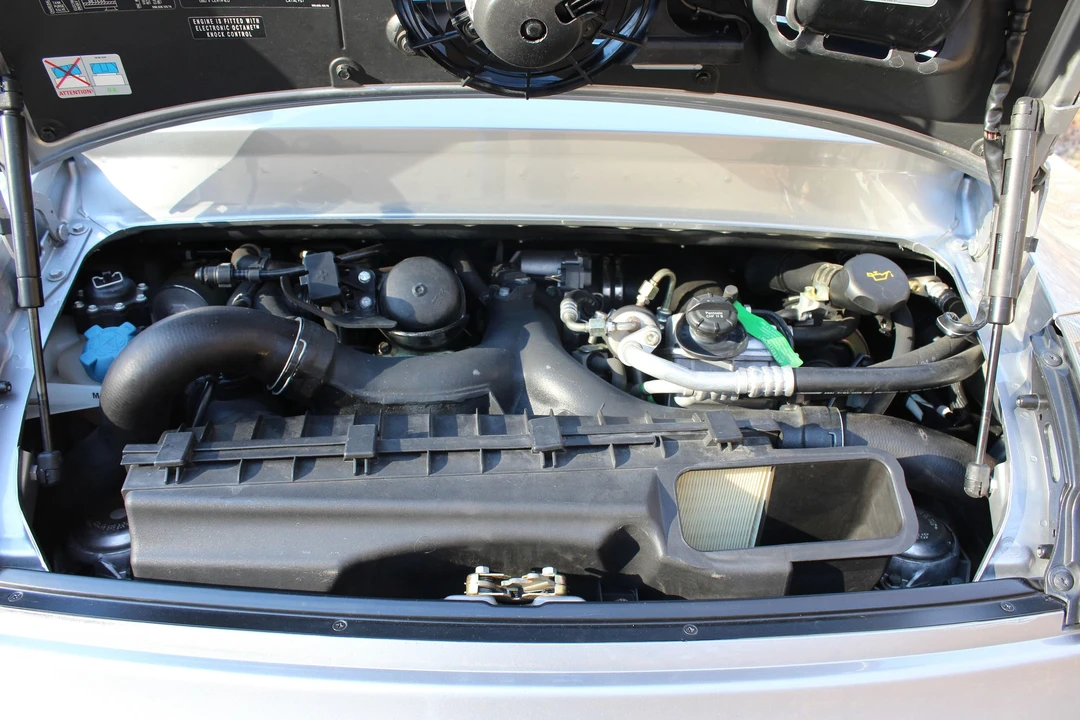 2005 Porsche 996 Turbo - Image 24 of 31