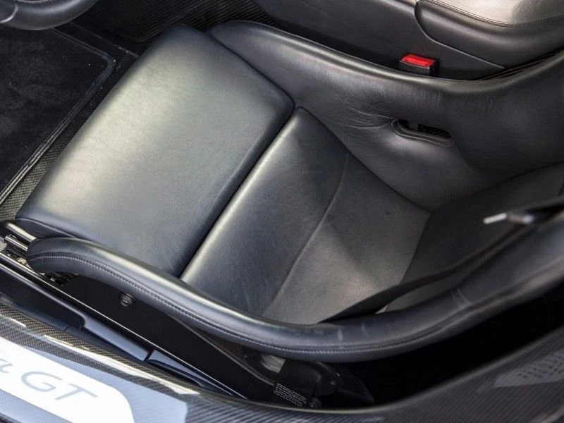 2005 Porsche Carrera GT - Image 14 of 21