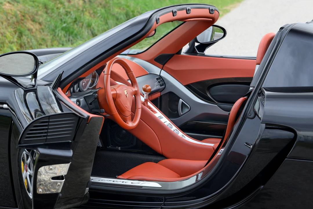 2005 Porsche Carrera GT - Image 17 of 31