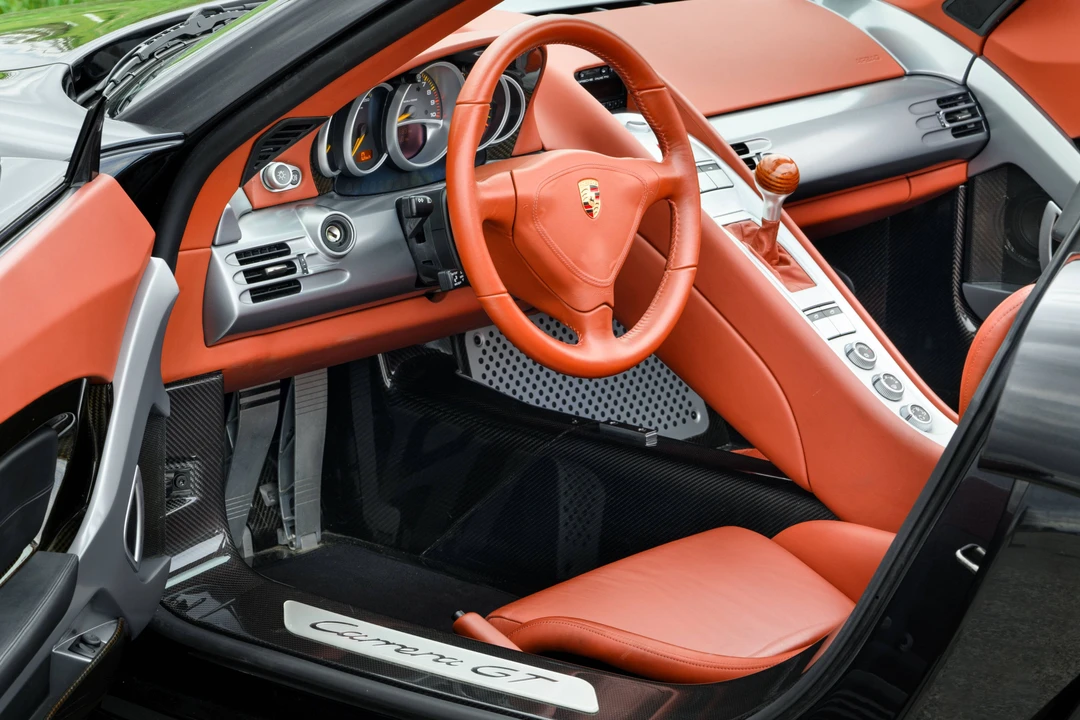 2005 Porsche Carrera GT - Image 18 of 31