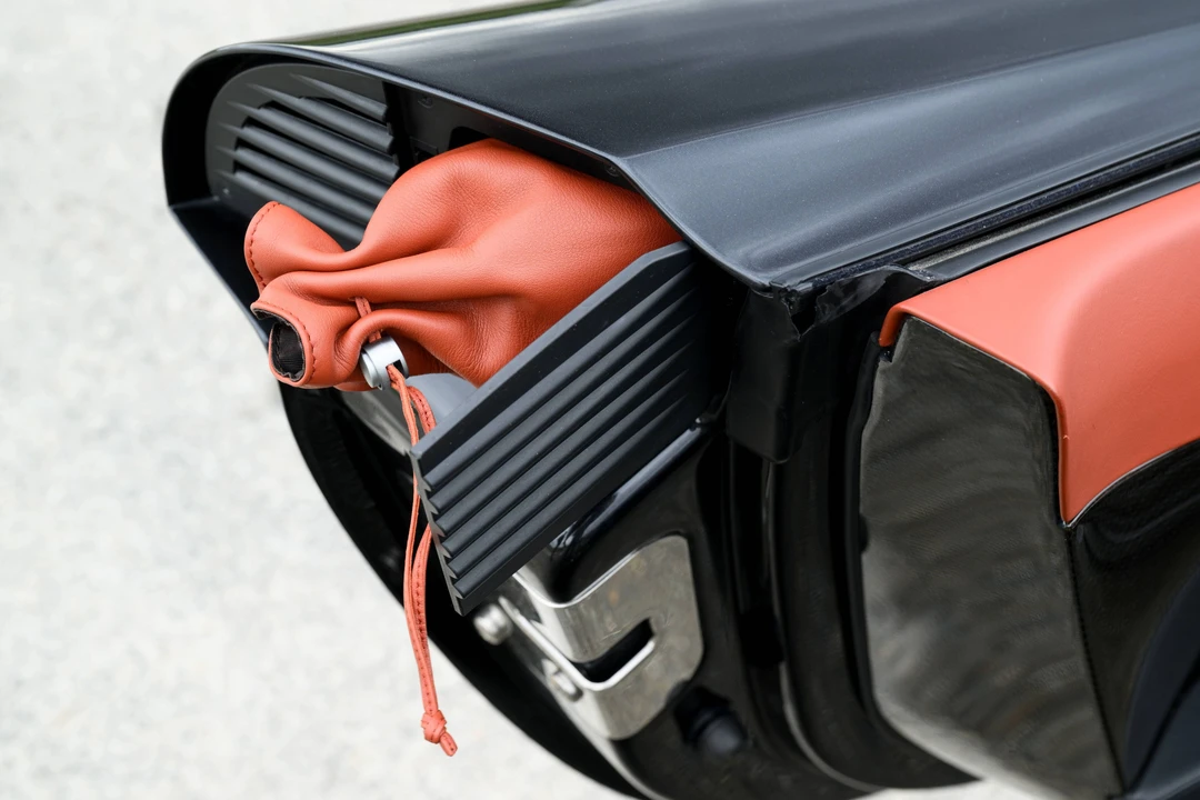 2005 Porsche Carrera GT - Image 31 of 31