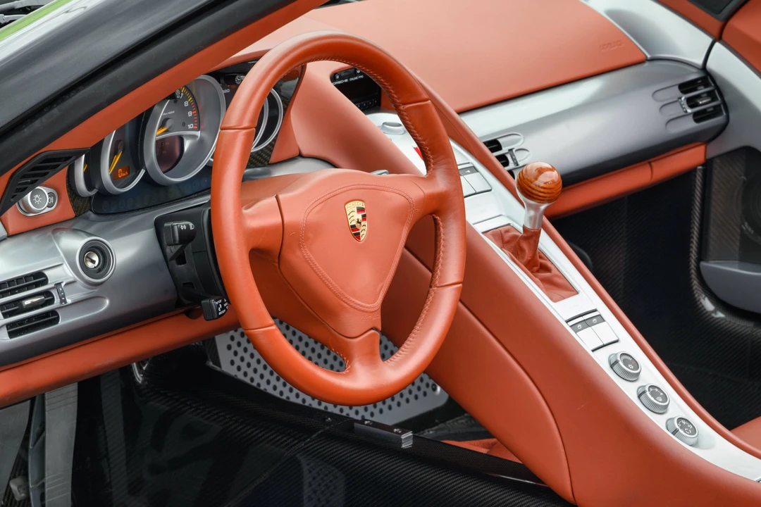 2005 Porsche Carrera GT - Image 25 of 31
