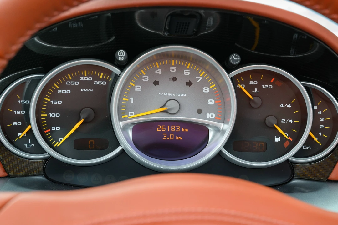 2005 Porsche Carrera GT - Image 28 of 31