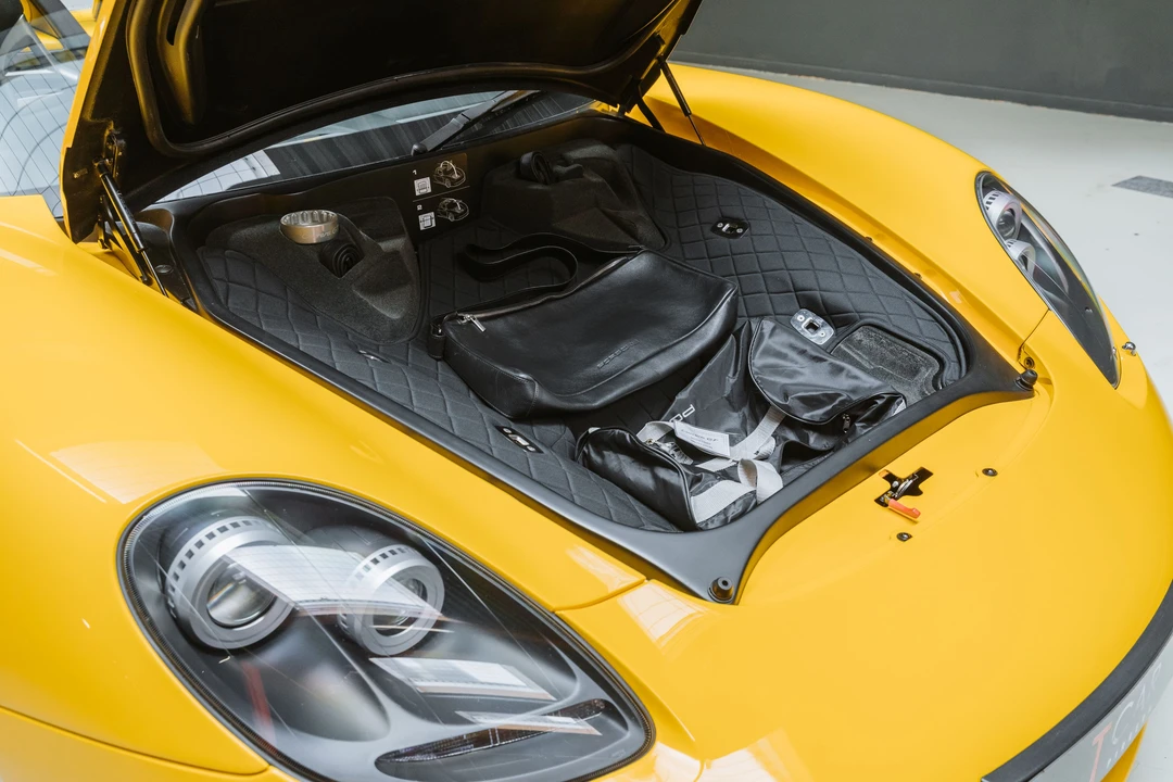 2005 Porsche Carrera GT - Image 23 of 31