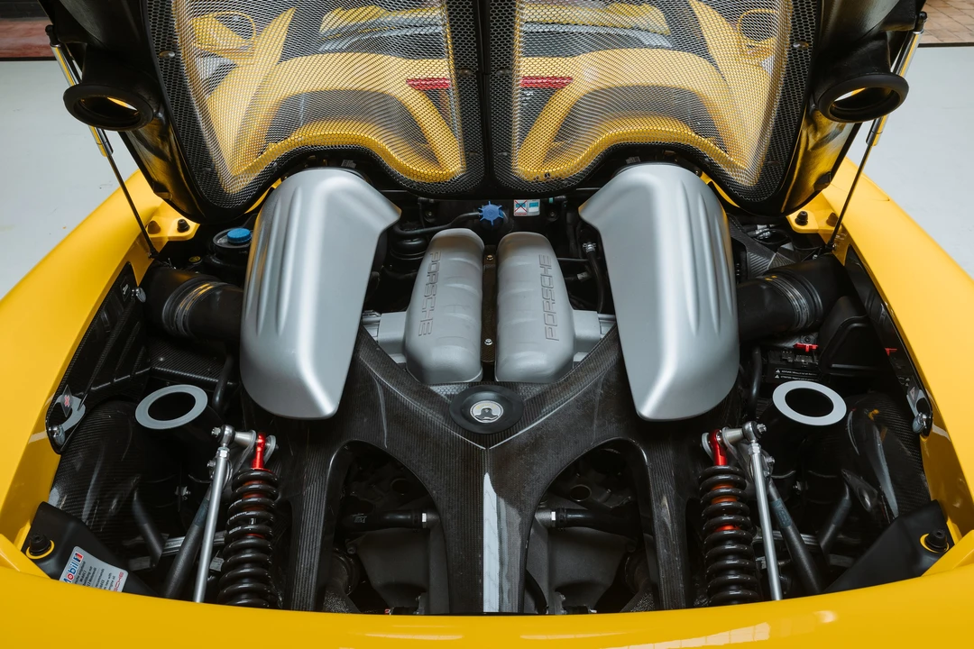 2005 Porsche Carrera GT - Image 14 of 31