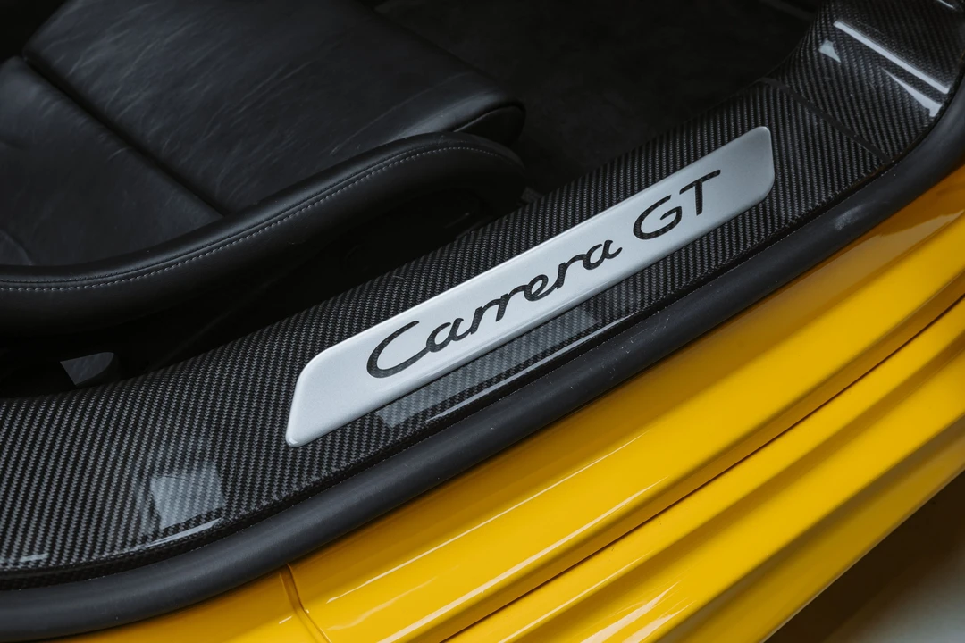 2005 Porsche Carrera GT - Image 27 of 31