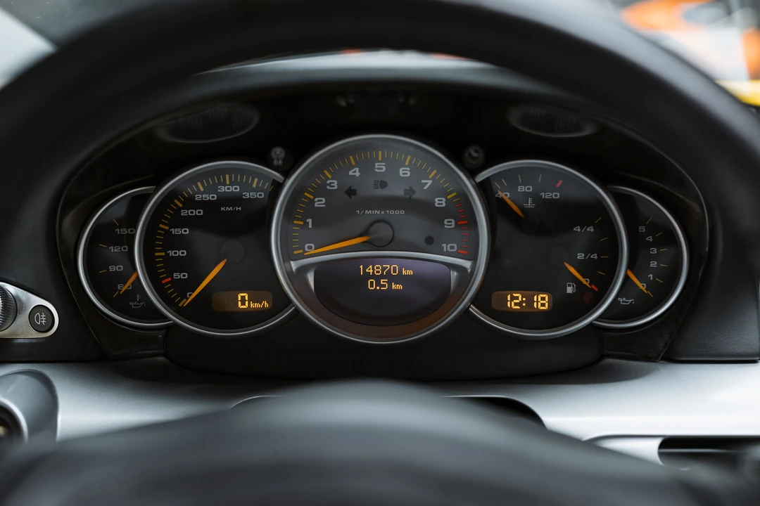 2005 Porsche Carrera GT - Image 10 of 31